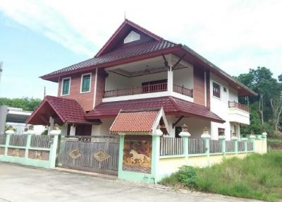 Single house in Soi Kasemsuk