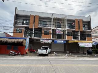 Commercial building, Soi Mitsamphan 14