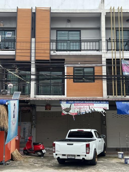 Commercial building, Soi Mitsamphan 14