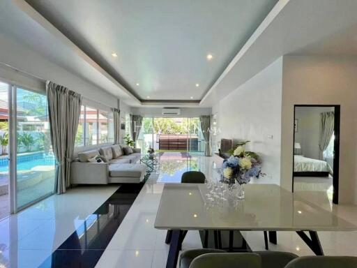 บ้าน ขาย 3 ห้องนอน 240 ตร.ม. ที่ดิน 398 m² ใน  Baan Piam Mongkon, Pattaya