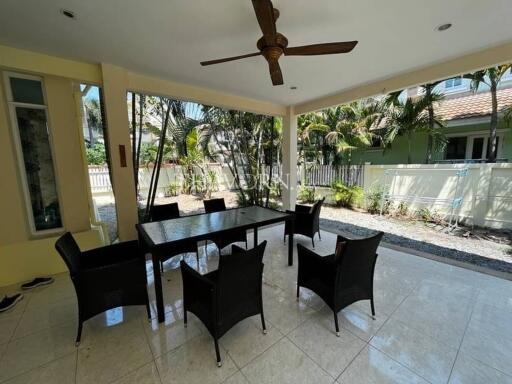 House For sale 3 bedroom 230 m² with land 280 m² in Baan Fah Rim Haad, Pattaya