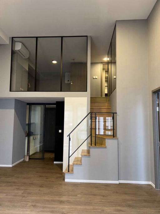 3 bed Duplex in Siamese Rama 9 Huai Khwang District D020845