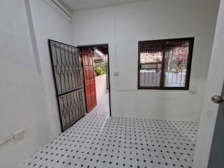 Renovated Townhouse for Sale Conveniently Located Near Lanna Hospital Chiang Mai