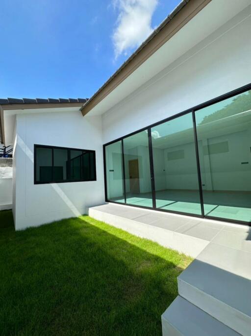 Modern and Stylish Japanese Style Family Home For Sale in Saraphi