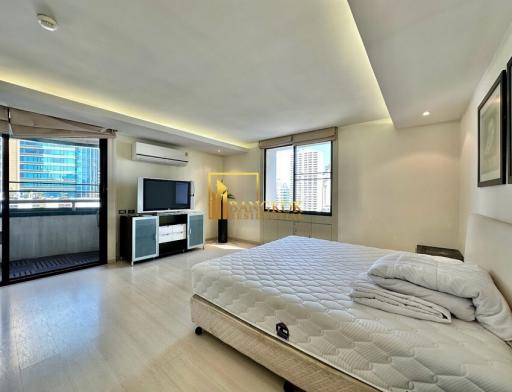 Las Colinas  Modern 2 Bedroom Condo in Asoke