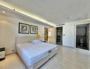 Las Colinas  Modern 2 Bedroom Condo in Asoke