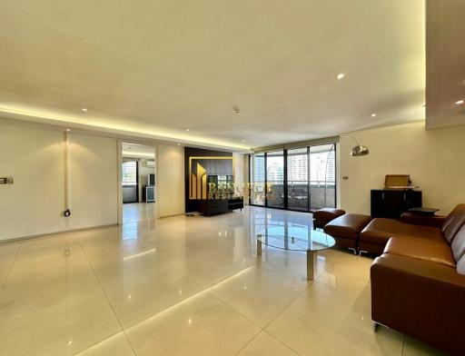 Las Colinas  Modern 2 Bedroom Condo in Asoke