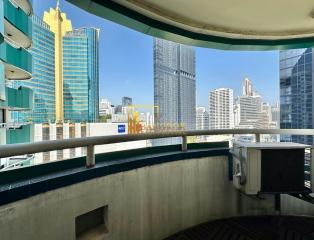 Las Colinas  Modern 2 Bedroom Condo in Asoke