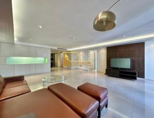 Las Colinas  Modern 2 Bedroom Condo in Asoke