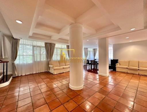 Very Spacious 3 Bedroom Duplex Apartment in Desirable Location