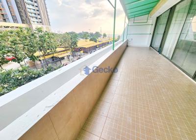 2 Bedrooms Condo in Panchalae Jomtien C011410