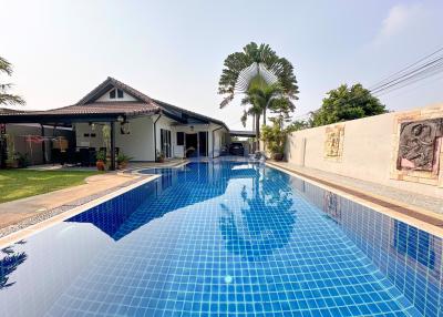3 Bedrooms House East Pattaya H011381
