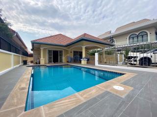 3 Bedrooms House East Pattaya H011385