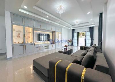 4 Bedrooms House in Natheekarn Park View East Pattaya H011383