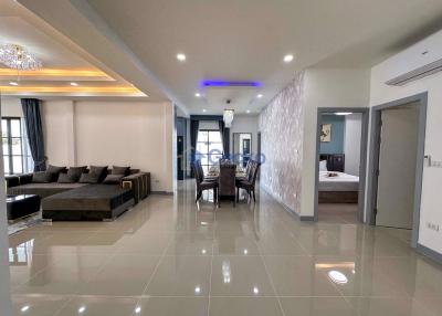 4 Bedrooms House in Natheekarn Park View East Pattaya H011383