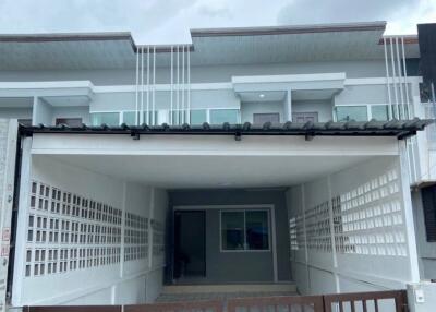 Townhouse for Sale at Rattanakorn Village 3