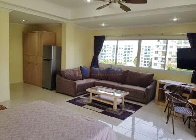 Studio Condo in Majestic Condominium Jomtien C011242