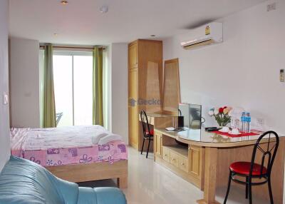 Studio Condo in Jada Beach Residence Jomtien C008706