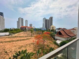 1 Bedroom Condo in Club Royal Wongamat C010399