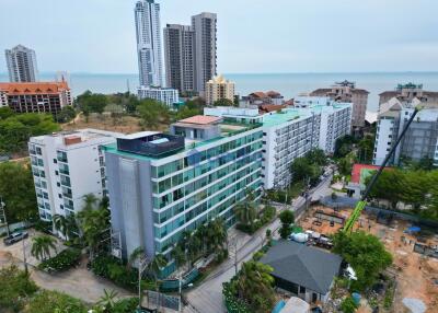 1 Bedroom Condo in Club Royal Wongamat C010399