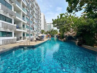 1 Bedroom Condo in Club Royal Wongamat C010399