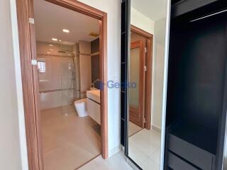 1 Bedroom Condo in Club Royal Wongamat C010399