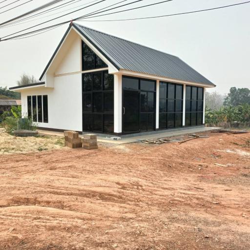 Single house next to Phahonyothin Road (1) km. 820+300