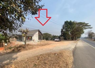 Single house next to Phahonyothin Road (1) km. 820+300