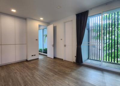 Luxury Townhome Thonglor Prompak
