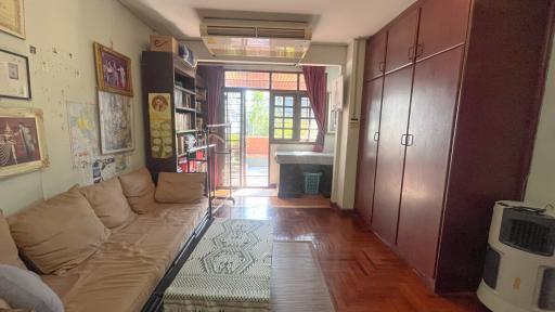 Large Townhouse Samitivej Thonglor