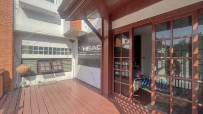 Large Townhouse Samitivej Thonglor