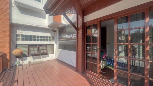 Large Townhouse Samitivej Thonglor