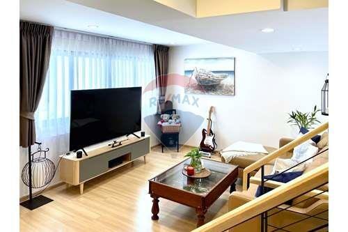 230 Sqm., 3 Beds, 4 Baths Townhouse listed for ฿ 95,000./Month