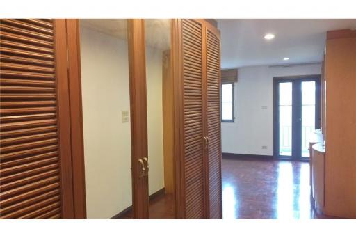 For Sale: Modern 4-Storey Townhouse in Private Compound, Sukhumvit 49 - 920071001-12544