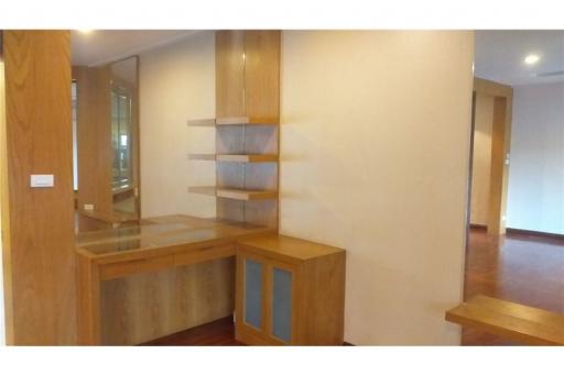 For Sale: Modern 4-Storey Townhouse in Private Compound, Sukhumvit 49 - 920071001-12544