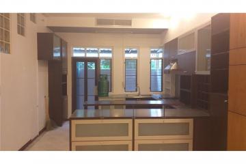 For Sale: Modern 4-Storey Townhouse in Private Compound, Sukhumvit 49 - 920071001-12544