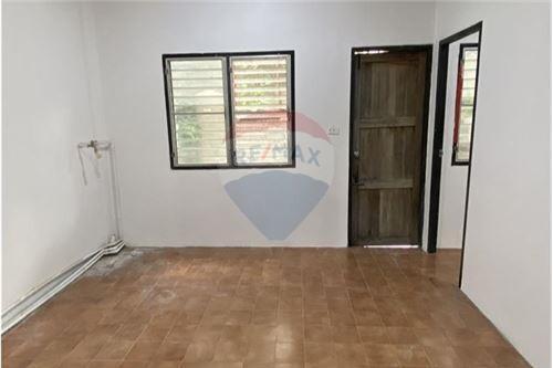 Renovated 3-story townhouse with 4 bedrooms. - 920071001-12115