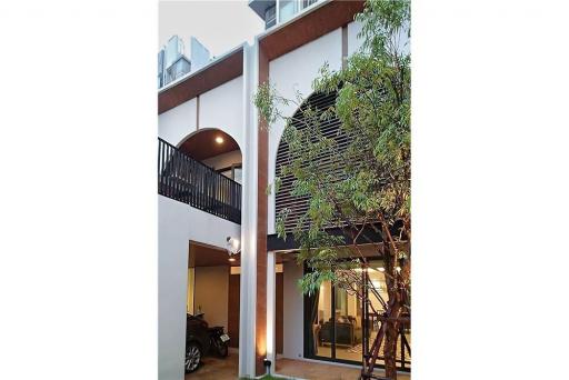 Stunning Modern Townhome with Lush Garden Oasis - 920071001-12093