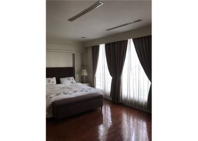 For Sale with Tenant under market price only 33MB. 4 bedrooms corner unit in private compound Baan Klang Krung - 920071001-12066