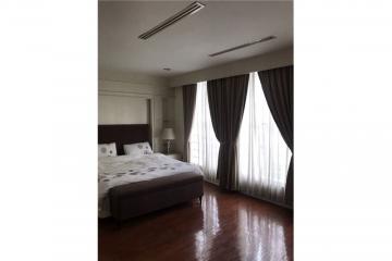 For Sale with Tenant under market price only 33MB. 4 bedrooms corner unit in private compound Baan Klang Krung