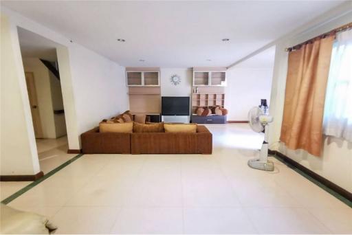 Townhouse for sale in Sukhumvit 39 - 920071049-382