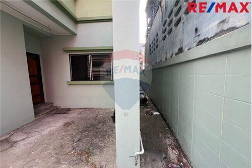 180 Sqm., 5 Beds Townhouse listed for ฿ 5,500,000.