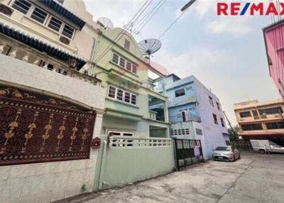 180 Sqm., 5 Beds Townhouse listed for ฿ 5,500,000.