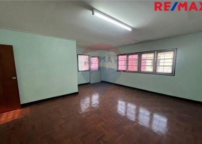 180 Sqm., 5 Beds Townhouse listed for ฿ 5,500,000.