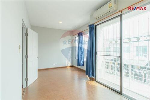 104 Sqm., 3 Beds Townhouse listed for ฿ 3,000,000.