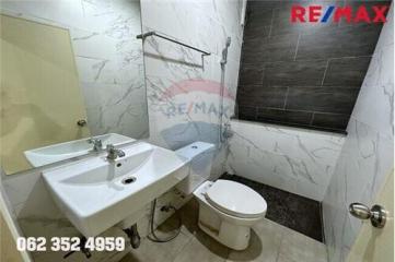 80 Sqm., 2 Beds Townhouse listed for ฿ 2,500,000.