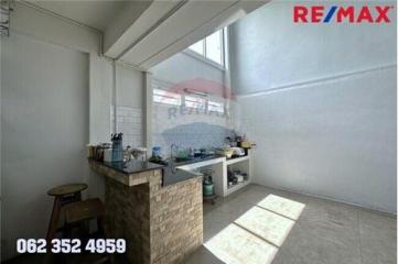 80 Sqm., 2 Beds Townhouse listed for ฿ 2,500,000.