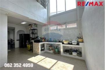 80 Sqm., 2 Beds Townhouse listed for ฿ 2,500,000.