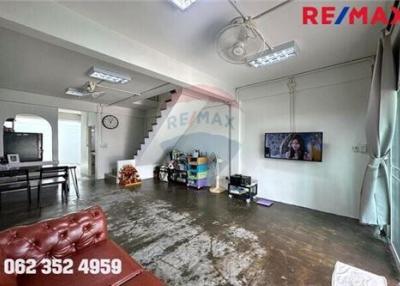 80 Sqm., 2 Beds Townhouse listed for ฿ 2,500,000.