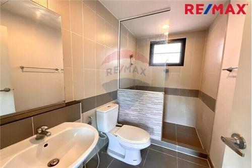 145 Sqm., 3 Beds Townhouse listed for ฿ 4,250,000.